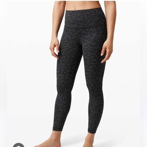 Lululemon wunder under leggings - size 8